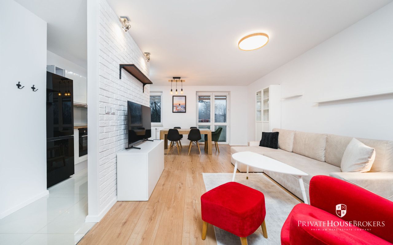 A sunny and spacious apartment located in a green area Czyżyny|parking for residents on the groundfloor - Apartment - Rent - Kraków, Nowa Huta / Czyżyny