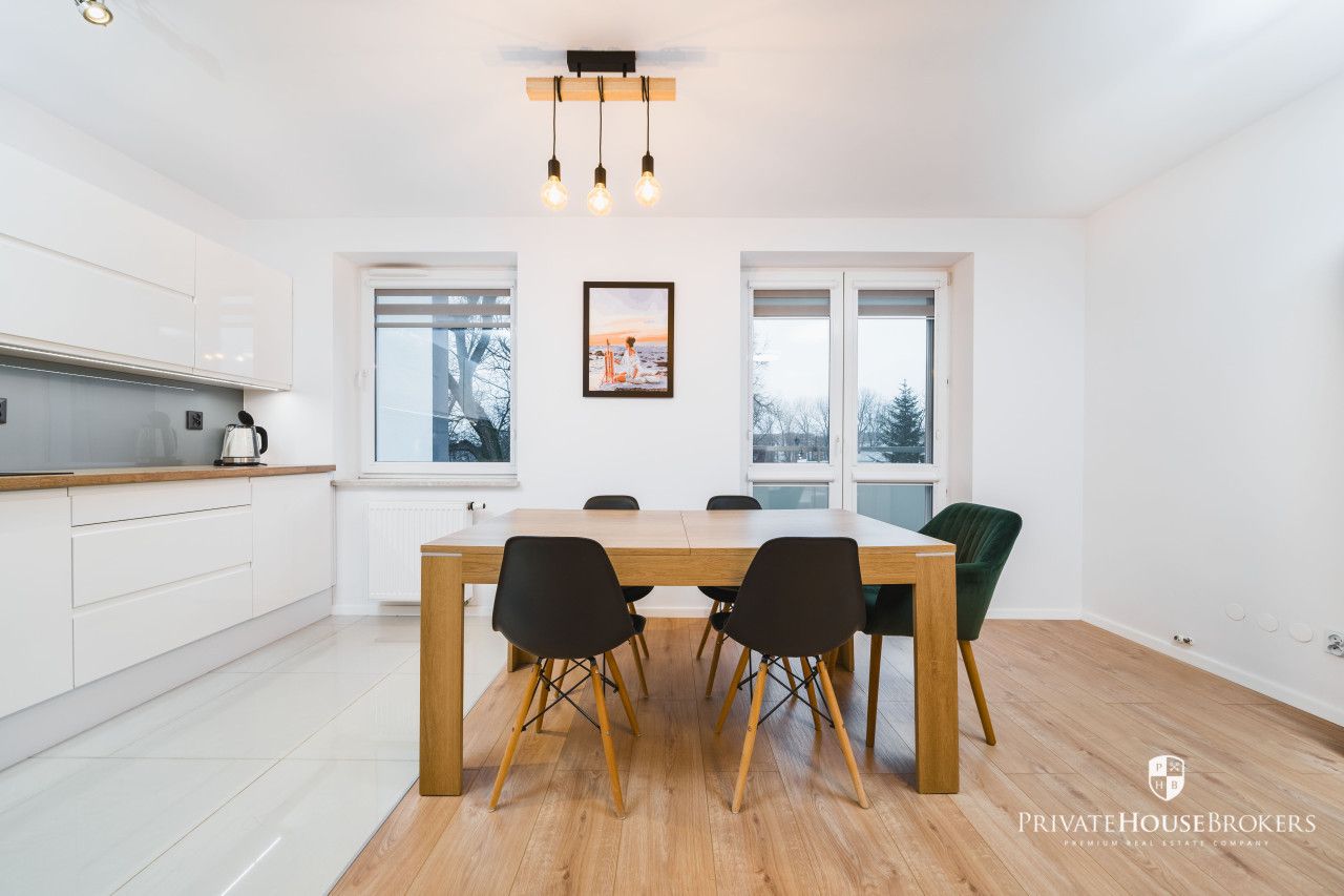 A sunny and spacious apartment located in a green area Czyżyny|parking for residents on the groundfloor - Apartment - Rent - Kraków, Nowa Huta / Czyżyny