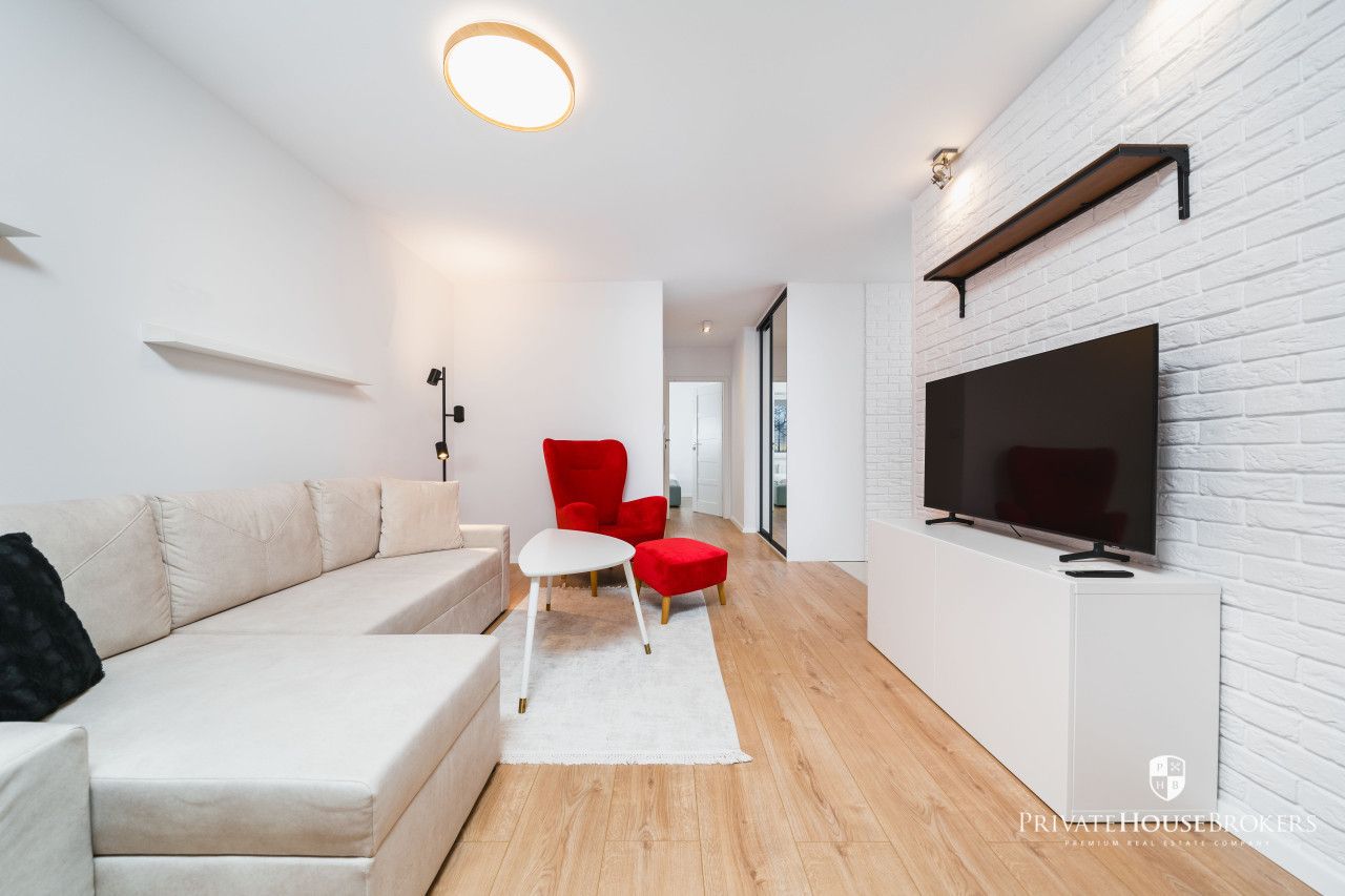 A sunny and spacious apartment located in a green area Czyżyny|parking for residents on the groundfloor - Apartment - Rent - Kraków, Nowa Huta / Czyżyny