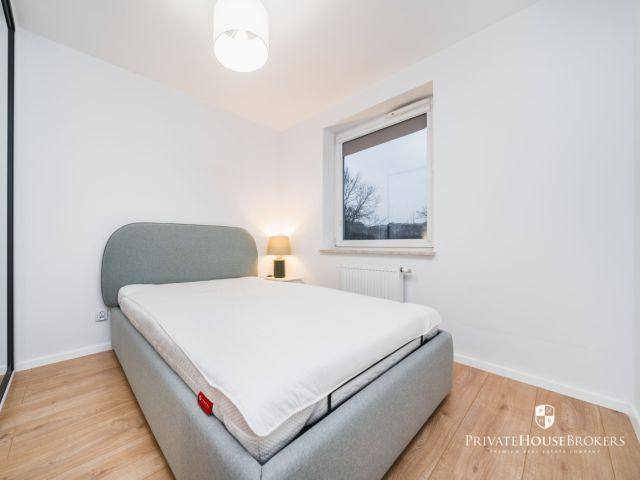 A sunny and spacious apartment located in a green area Czyżyny|parking for residents on the groundfloor - Apartment - Rent - Kraków, Nowa Huta / Czyżyny
