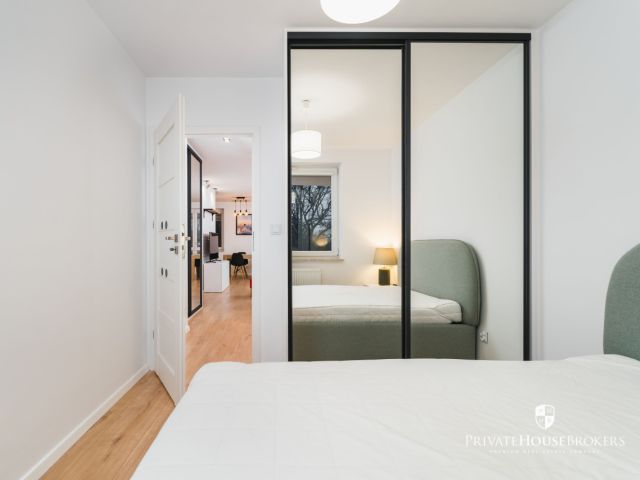 A sunny and spacious apartment located in a green area Czyżyny|parking for residents on the groundfloor - Apartment - Rent - Kraków, Nowa Huta / Czyżyny
