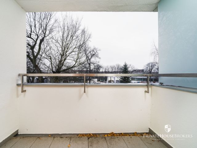 A sunny and spacious apartment located in a green area Czyżyny|parking for residents on the groundfloor - Apartment - Rent - Kraków, Nowa Huta / Czyżyny