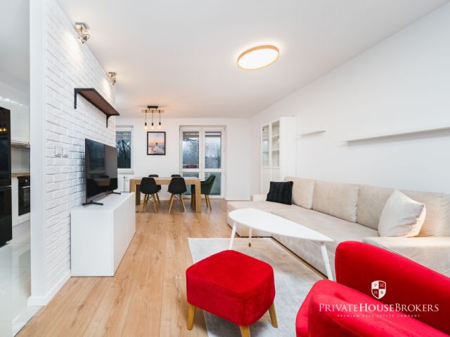 A sunny and spacious apartment located in a green area Czyżyny|parking for residents on the groundfloor - Apartment - Rent - Kraków, Nowa Huta / Czyżyny