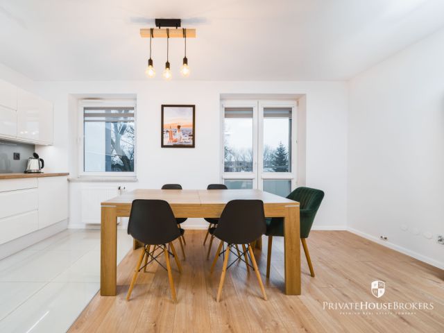 A sunny and spacious apartment located in a green area Czyżyny|parking for residents on the groundfloor - Apartment - Rent - Kraków, Nowa Huta / Czyżyny