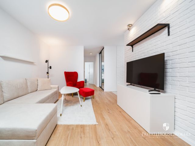 A sunny and spacious apartment located in a green area Czyżyny|parking for residents on the groundfloor - Apartment - Rent - Kraków, Nowa Huta / Czyżyny