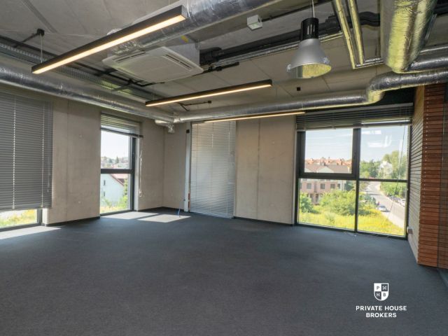 A unique space for your business - an intimate office building at Lubostroń street - Commercial premises - Rent - Kraków, Ruczaj