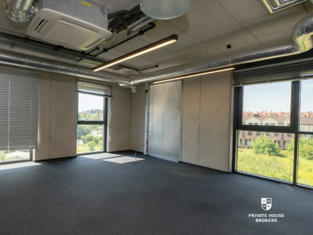 A unique space for your business - an intimate office building at Lubostroń street - Commercial premises - Rent - Kraków, Ruczaj