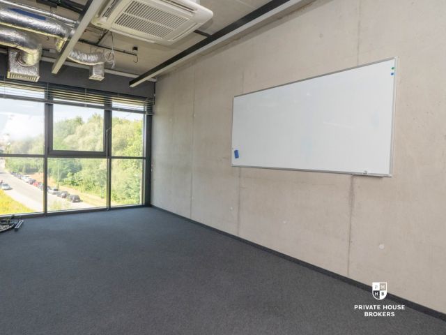 A unique space for your business - an intimate office building at Lubostroń street - Commercial premises - Rent - Kraków, Ruczaj