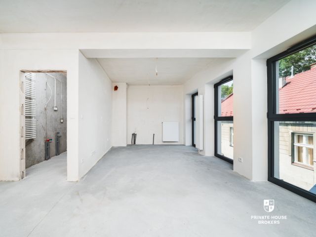 Compact investment commercial space in the heart of Stare Podgórze district - Commercial premises - Sale - Kraków, Podgórze