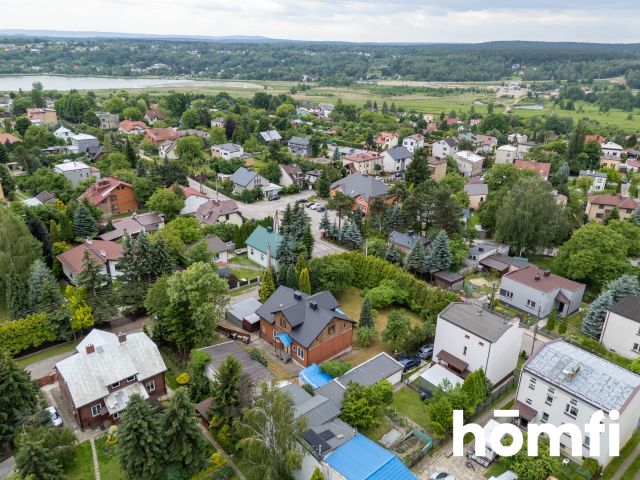 Drewniany dom, dwa osobne mieszkania, działka 1300 - Dom - Sprzedaż - Starachowicki, Starachowice / Orłowo