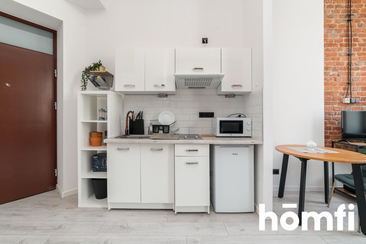 A functional 31 m² studio apartment is available for rent on the 3rd floor of a building on Legionów Street - Квартира - Оренда - Łódź, Polesie
