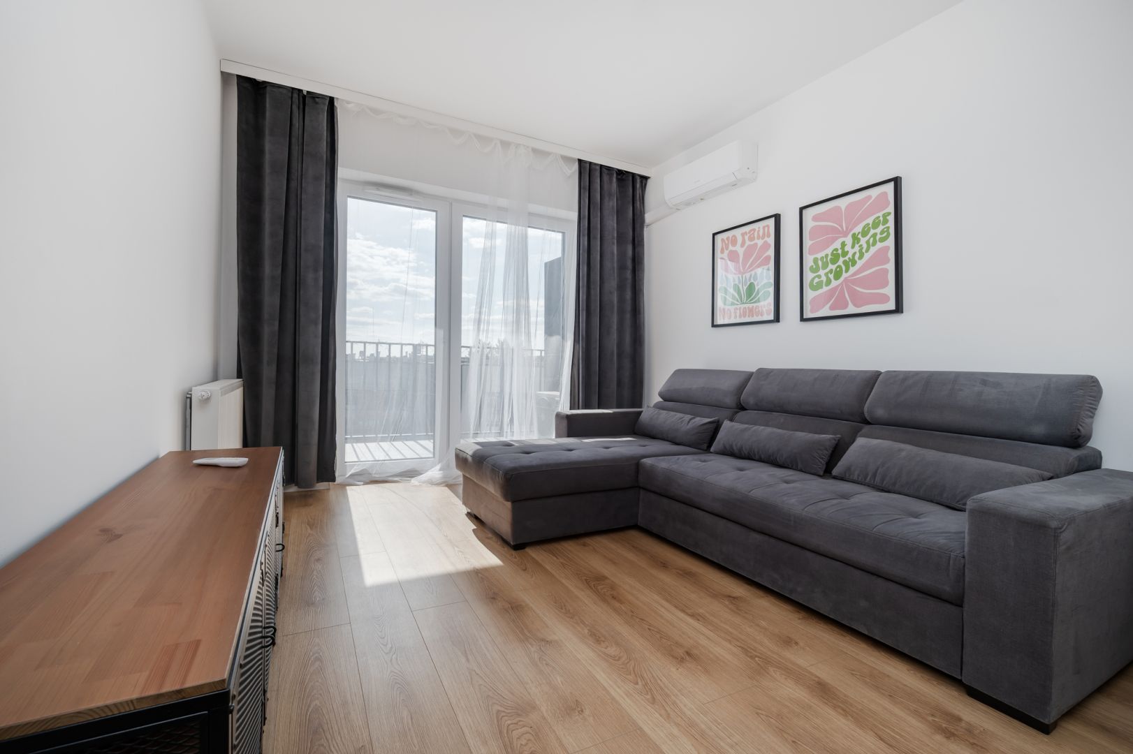 Modern 2-room apartment with air conditioning and balcony | ul. Pogonowskiego 4 - Apartment - Rent - Łódź, Polesie
