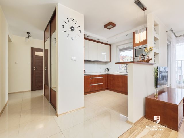 BEAUTIFUL 3 ROOM WITH GARAGE AND BALCONY - Apartment - Rent - Wrocław, Krzyki / Tarnogaj