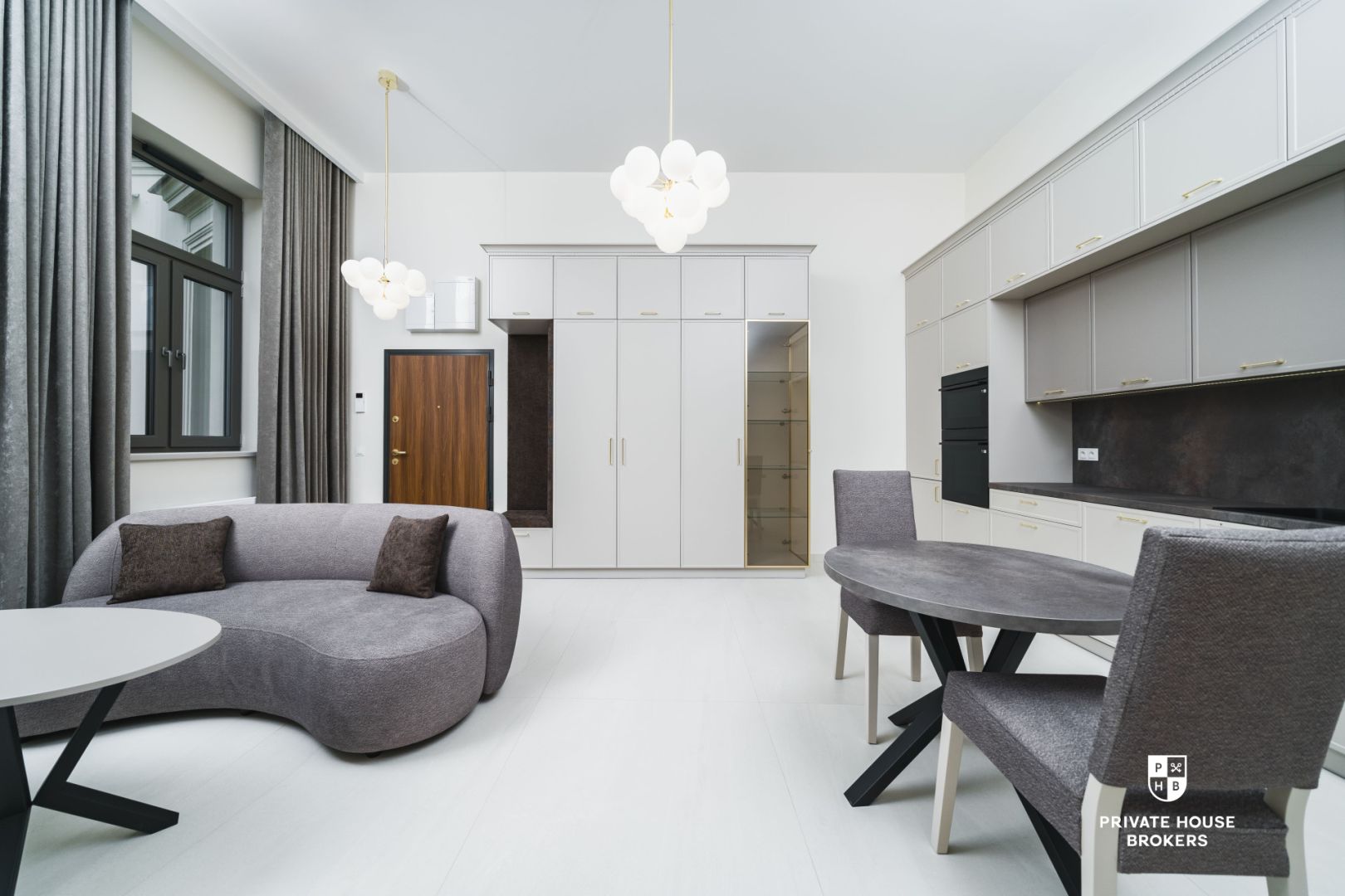 3 rooms Apartment, Old Town, Noble Residence - Apartment - Rent - Kraków, Śródmieście / Stare Miasto