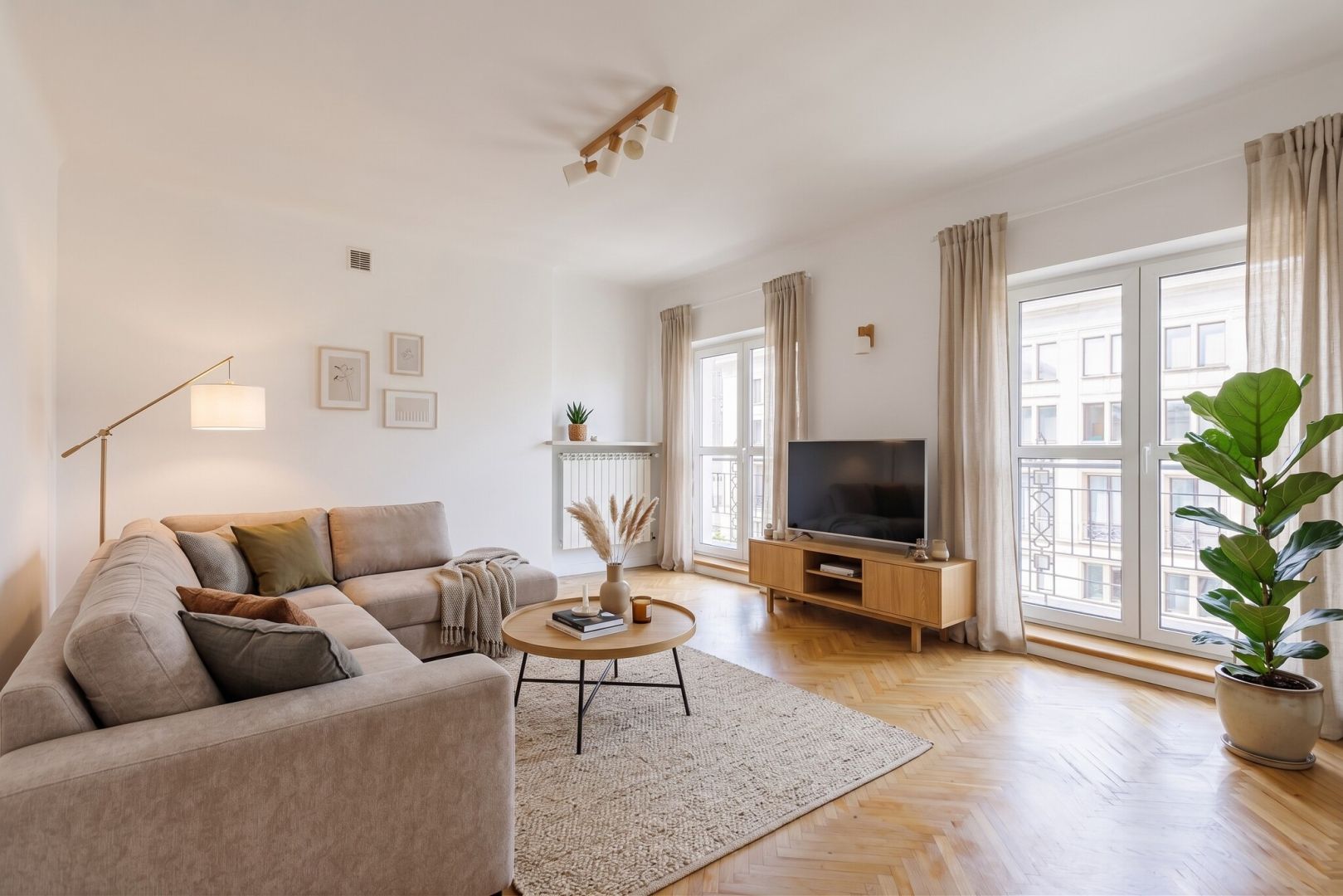 SPACIOUS APARTMENT IN THE VERY HEART OF WARSAW | 70 M² | 3 ROOMS | WARECKA 8 - Квартира - Оренда - Warszawa, Śródmieście / Stare Miasto