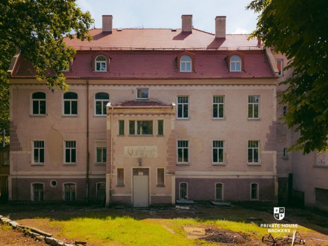 Palace with Current Building Permit / Investment / Nursing Home / SPA Hotel - Commercial premises - Sale - Świdnicki, Świdnica / Bystrzyca Górna