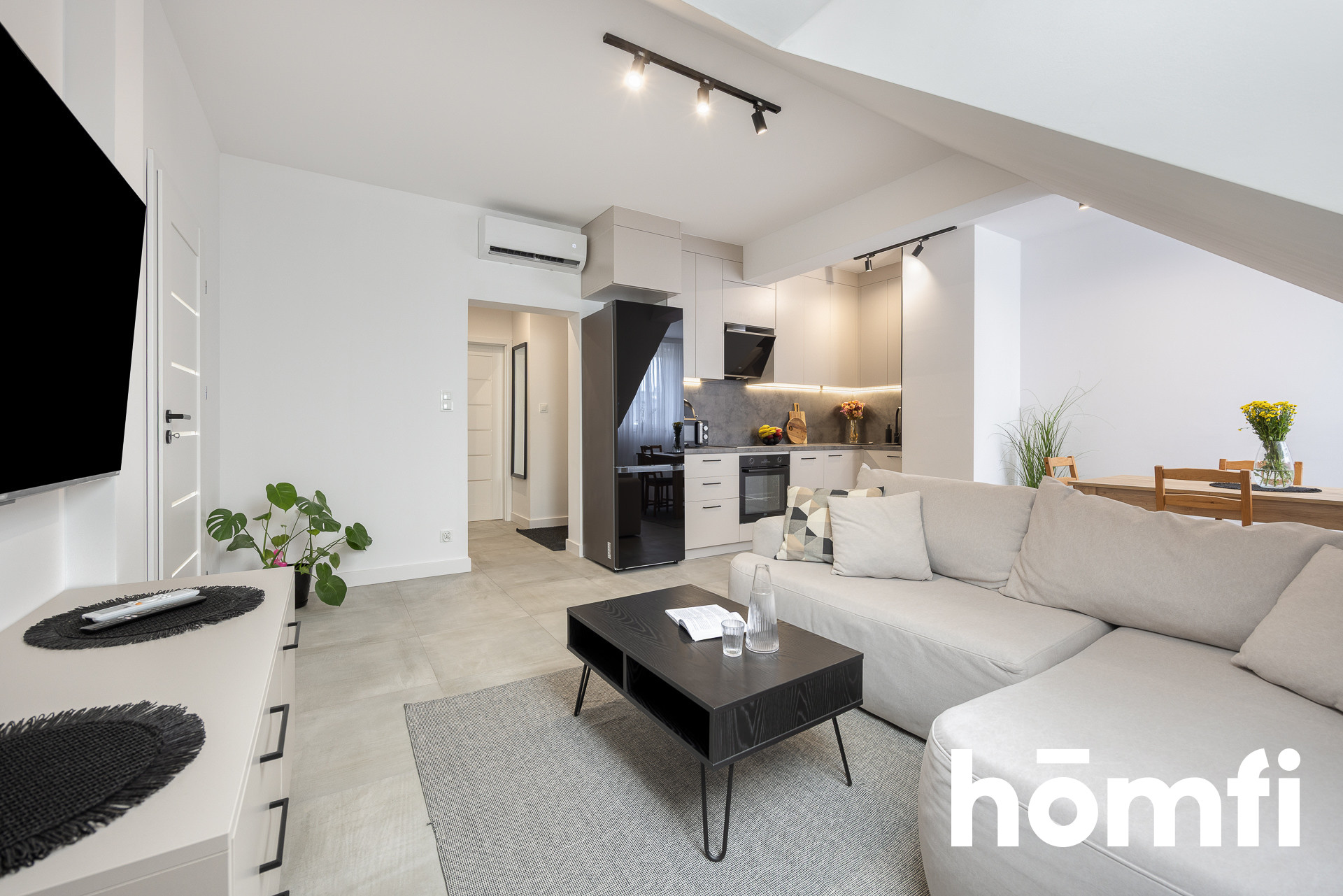 Comfortable 3-Bedroom Apartment with Air Conditioning & Underground Parking - Apartment - Rent - Rzeszów, Staromieście