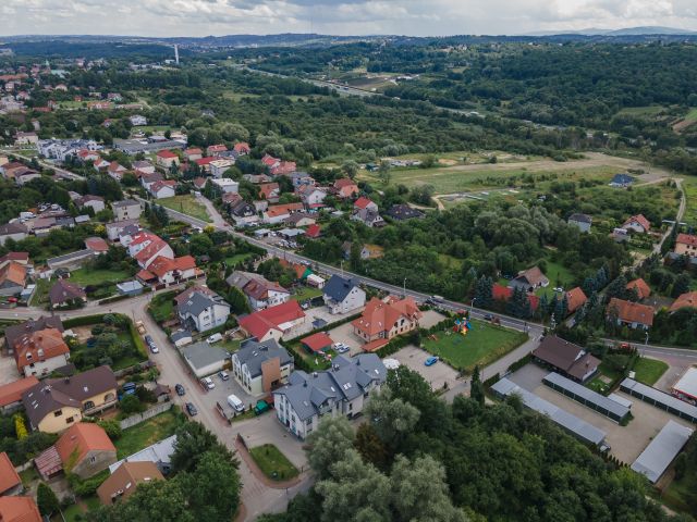 265 m2 A detached house with a driveway and a garden, plot 8 ares, Cechowa street | Piaski Wielkie District - House - Rent - Kraków, Podgórze / Piaski Wielkie