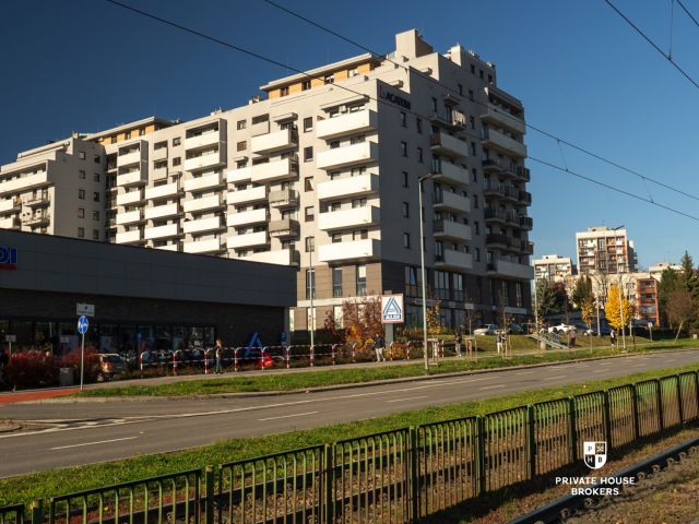 Lokal na sprzedaż z najemcą 122 mkw - Lokal użytkowy - Sprzedaż - Kraków, Nowa Huta
