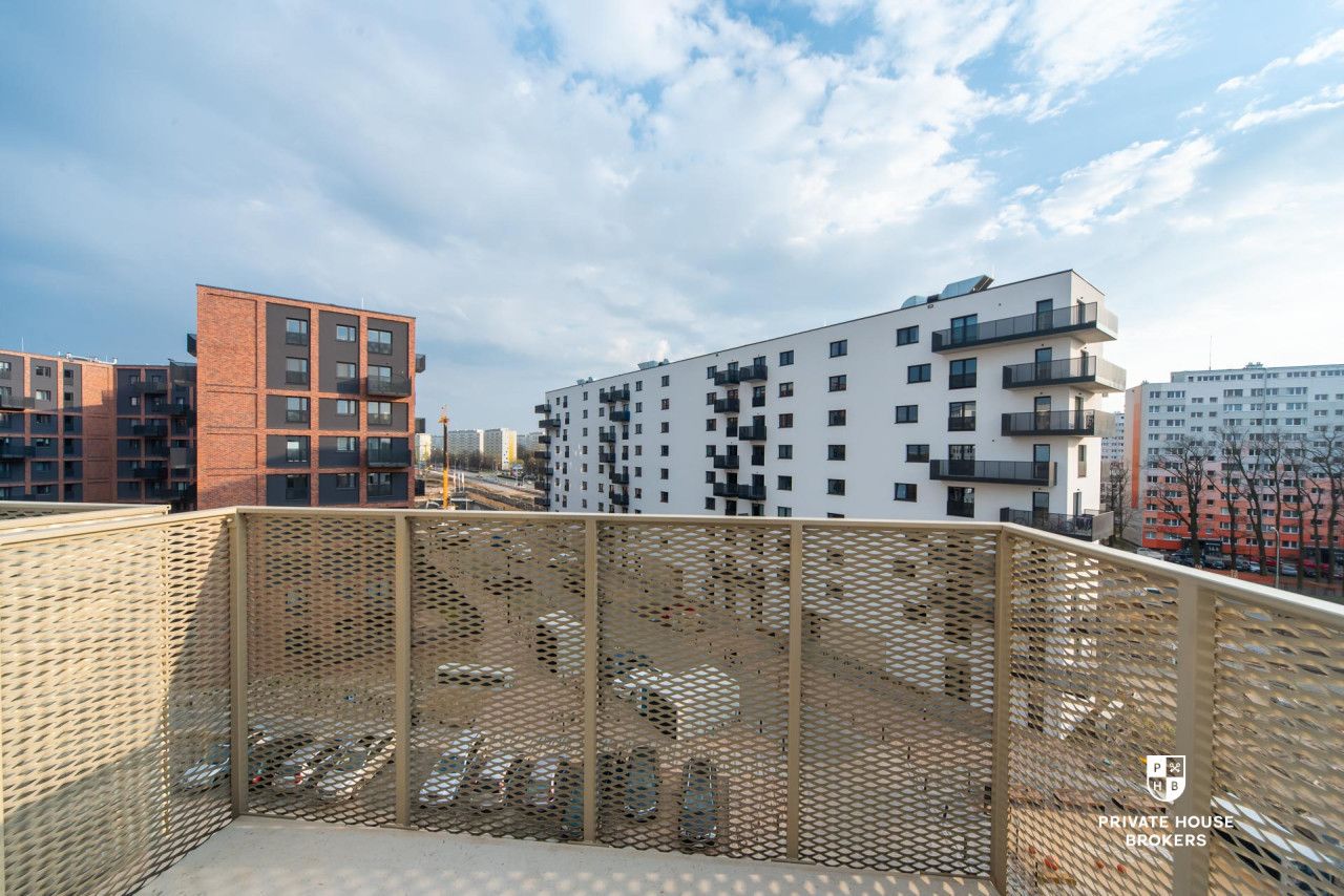 2 rooms | top floor | Port Popowice | Balcony | Parking space and storage unit - Apartment - Rent - Wrocław, Fabryczna