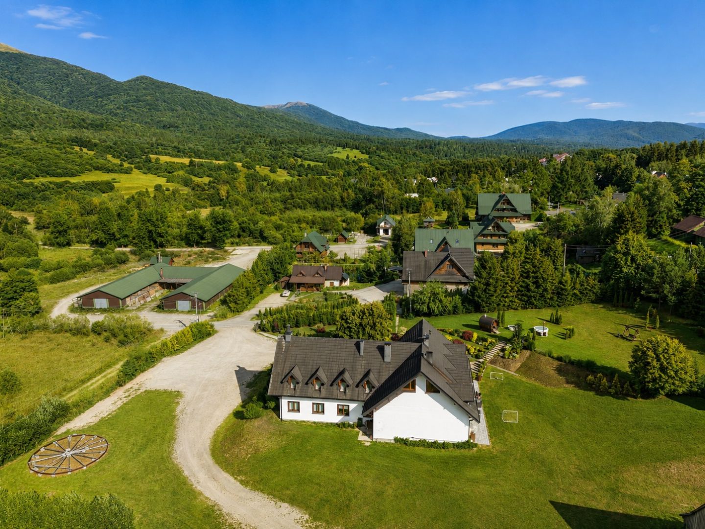 Pensjonat 1,79 ha w sercu Bieszczad – Smerek - Dom - Sprzedaż - Leski, Cisna / Smerek