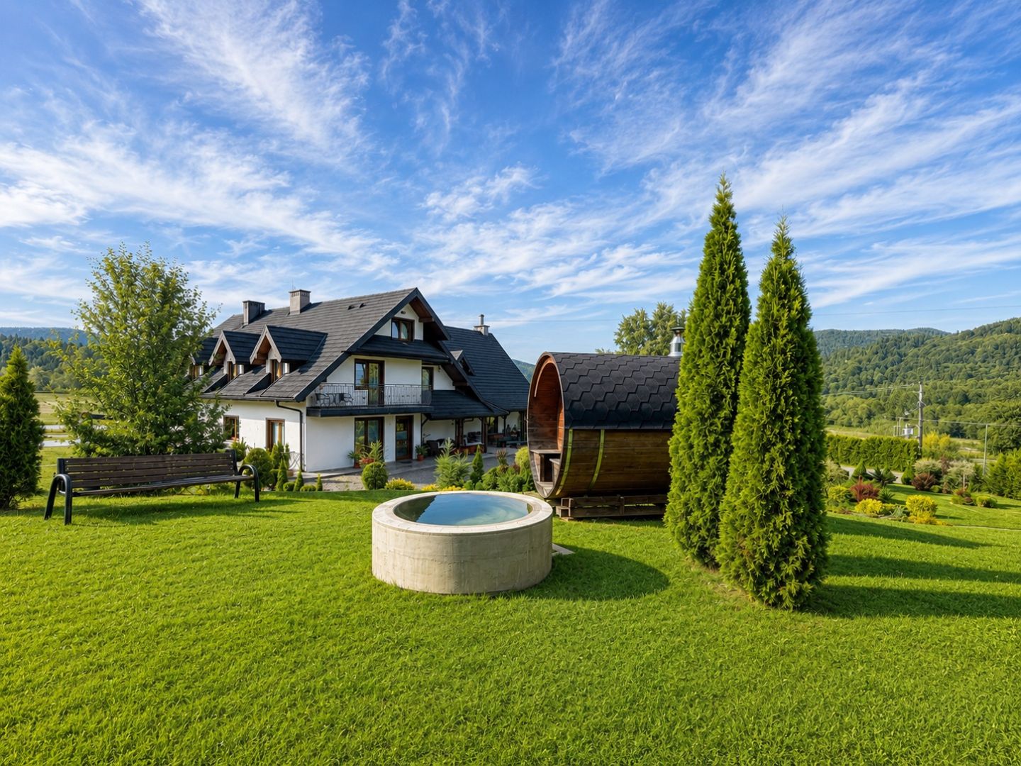 Pensjonat 1,79 ha w sercu Bieszczad – Smerek - Dom - Sprzedaż - Leski, Cisna / Smerek