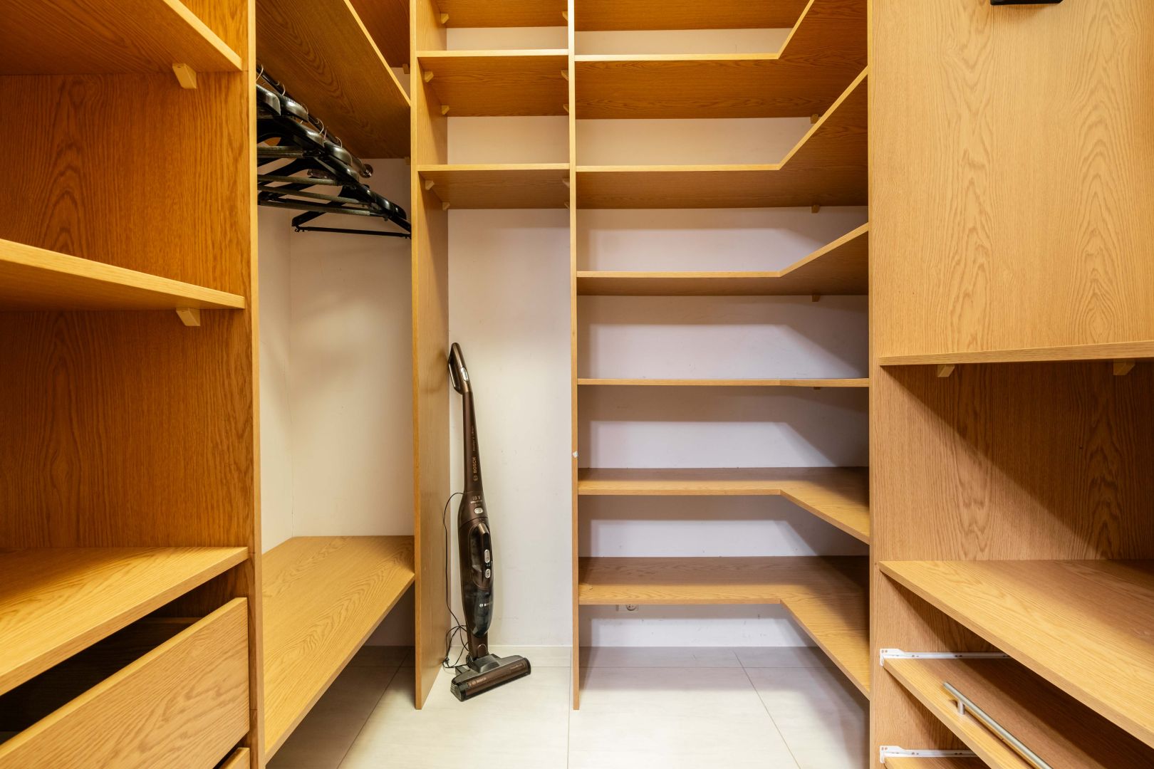 Spacious | Ulrychów Metro | Wola Park | Garage - Apartment - Rent - Warszawa, Bemowo