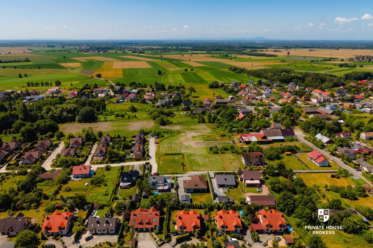 Na sprzedaz działka budowlana z mediami w pobliżu - Działka - Sprzedaż - Wrocławski, Czernica / Nadolice Wielkie
