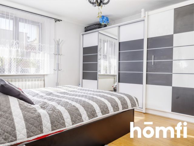 House with Two Independent Living Areas | Kielce - Дім - Продаж - Kielce, Malików