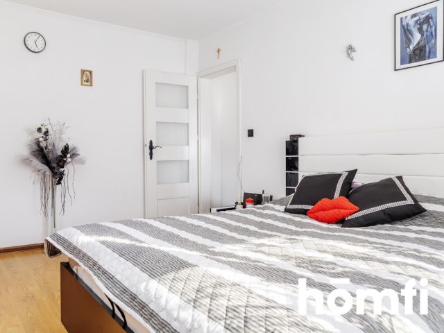 House with Two Independent Living Areas | Kielce - Дім - Продаж - Kielce, Malików