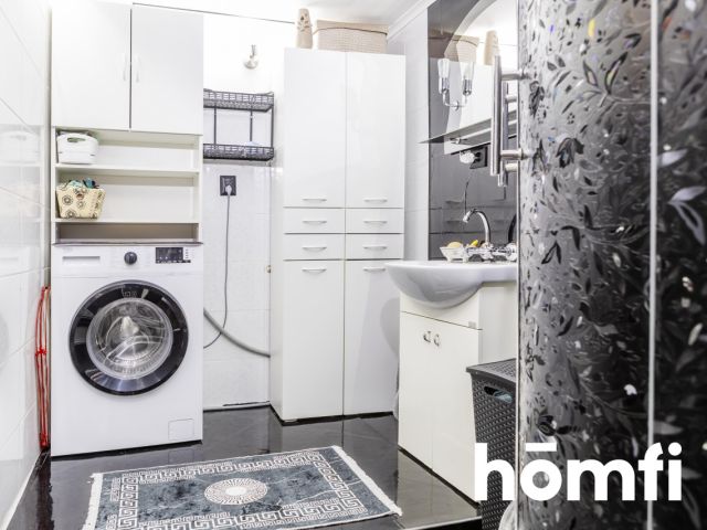House with Two Independent Living Areas | Kielce - Дім - Продаж - Kielce, Malików