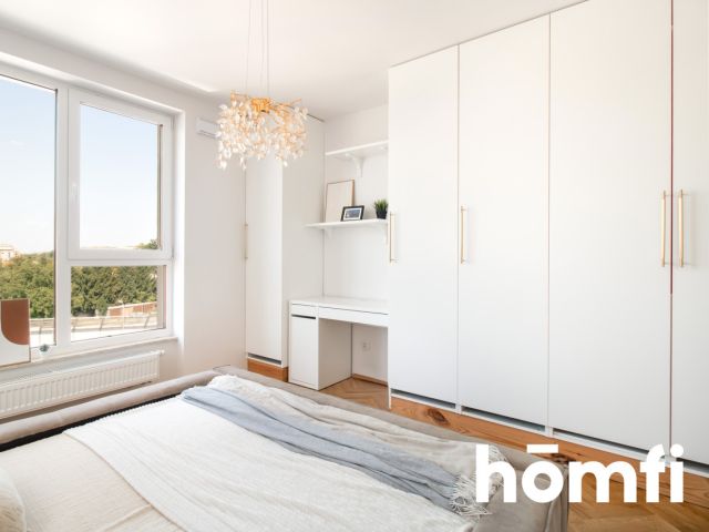 Panoramic windows and views of the treetops | Ruczaj district - Apartment - Sale - Kraków, Ruczaj