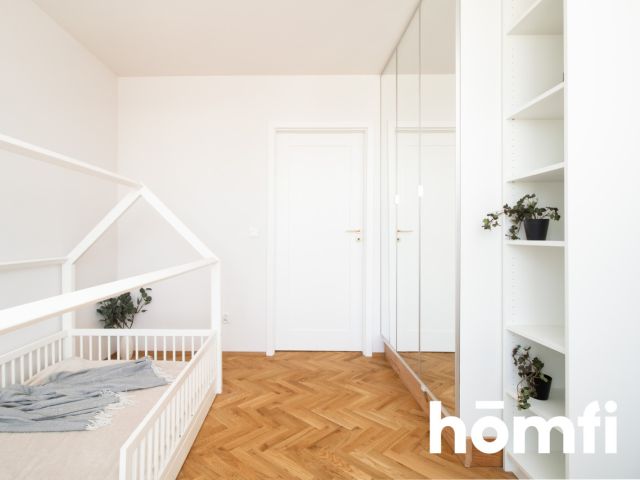 Panoramic windows and views of the treetops | Ruczaj district - Apartment - Sale - Kraków, Ruczaj