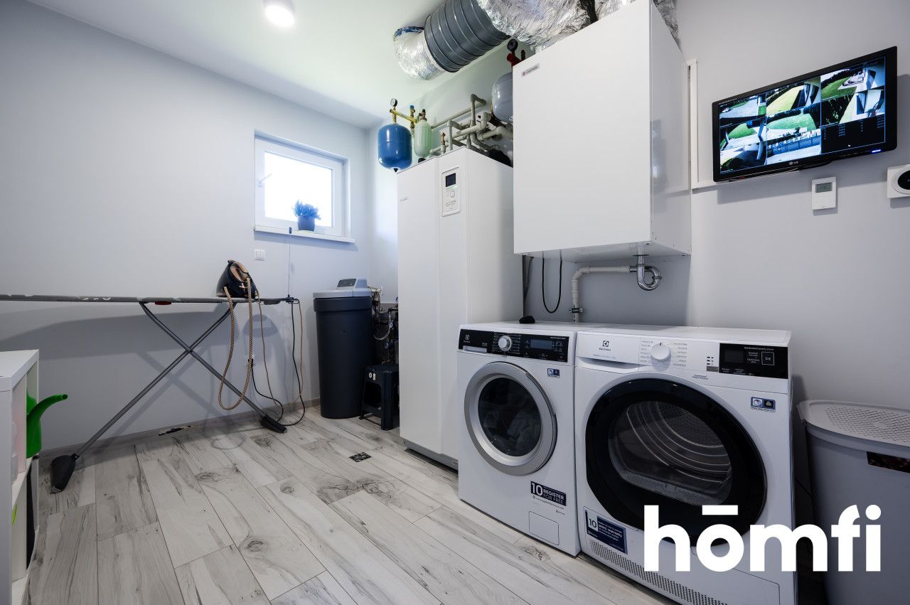 House for Sale in Bełchatów – Modern Detached Home with a Large Plot, Garage and Solar Panels - House - Sale - Bełchatowski, Bełchatów / Zawady