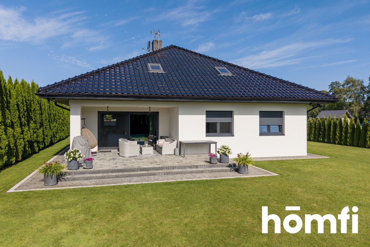 House for Sale in Bełchatów – Modern Detached Home with a Large Plot, Garage and Solar Panels - House - Sale - Bełchatowski, Bełchatów / Zawady
