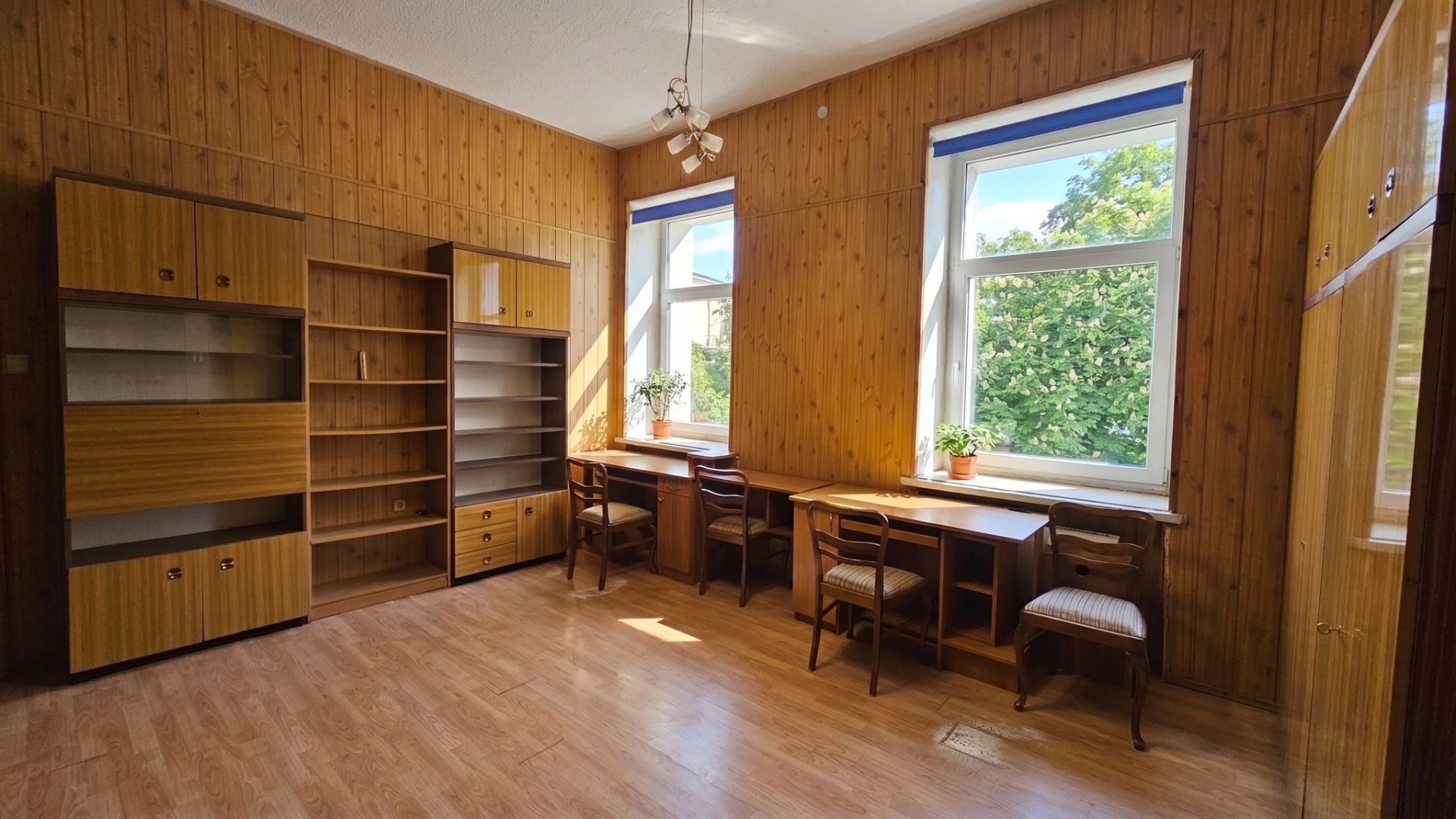 APARTMENT WITH GREAT POTENTIAL | 43.43 SQM | 3.4 M HIGH CEILINGS | 5 MINUTES FROM MANUFAKTURA - Apartment - Sale - Łódź, Bałuty