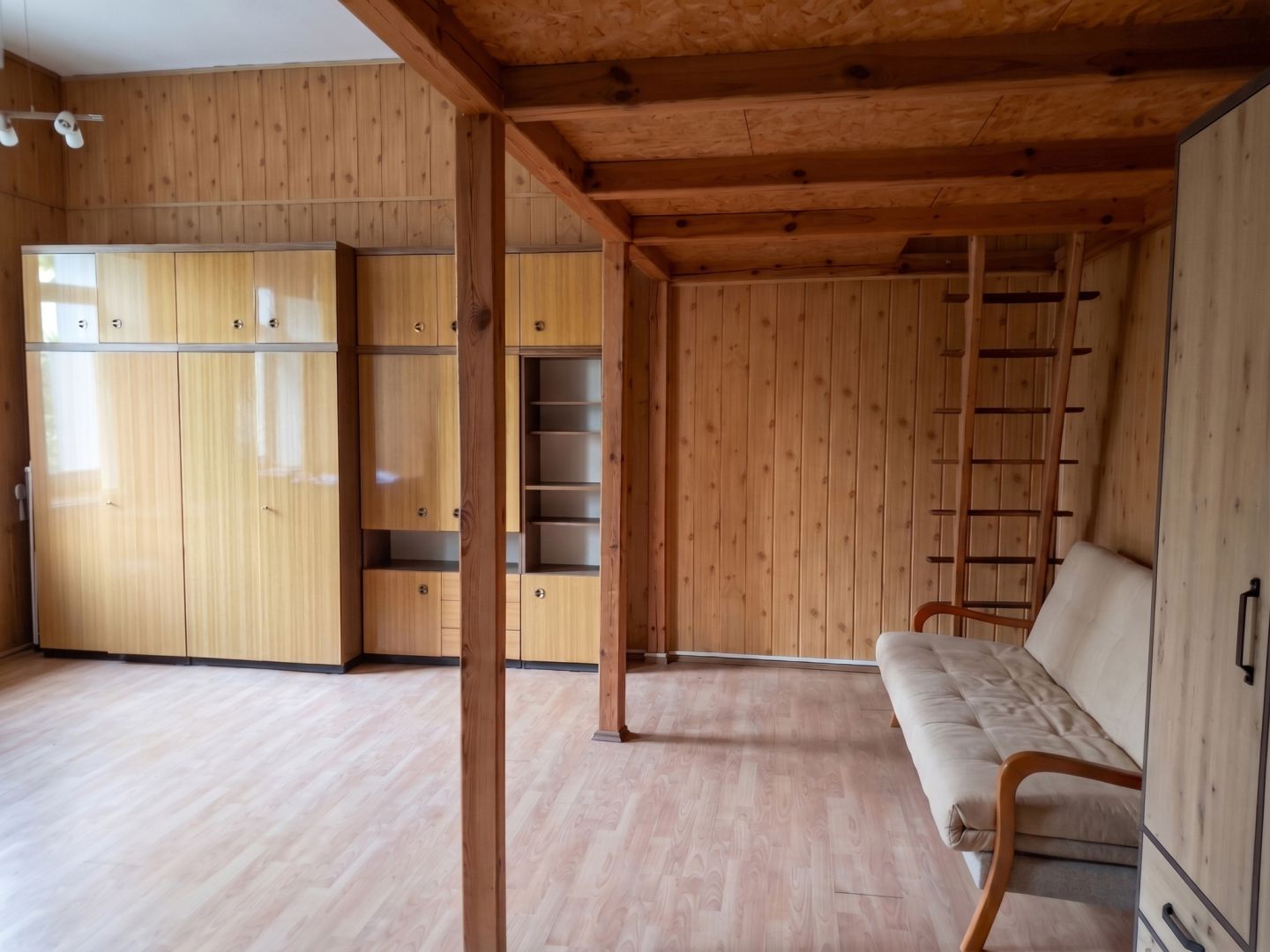 APARTMENT WITH GREAT POTENTIAL | 43.43 SQM | 3.4 M HIGH CEILINGS | 5 MINUTES FROM MANUFAKTURA - Apartment - Sale - Łódź, Bałuty