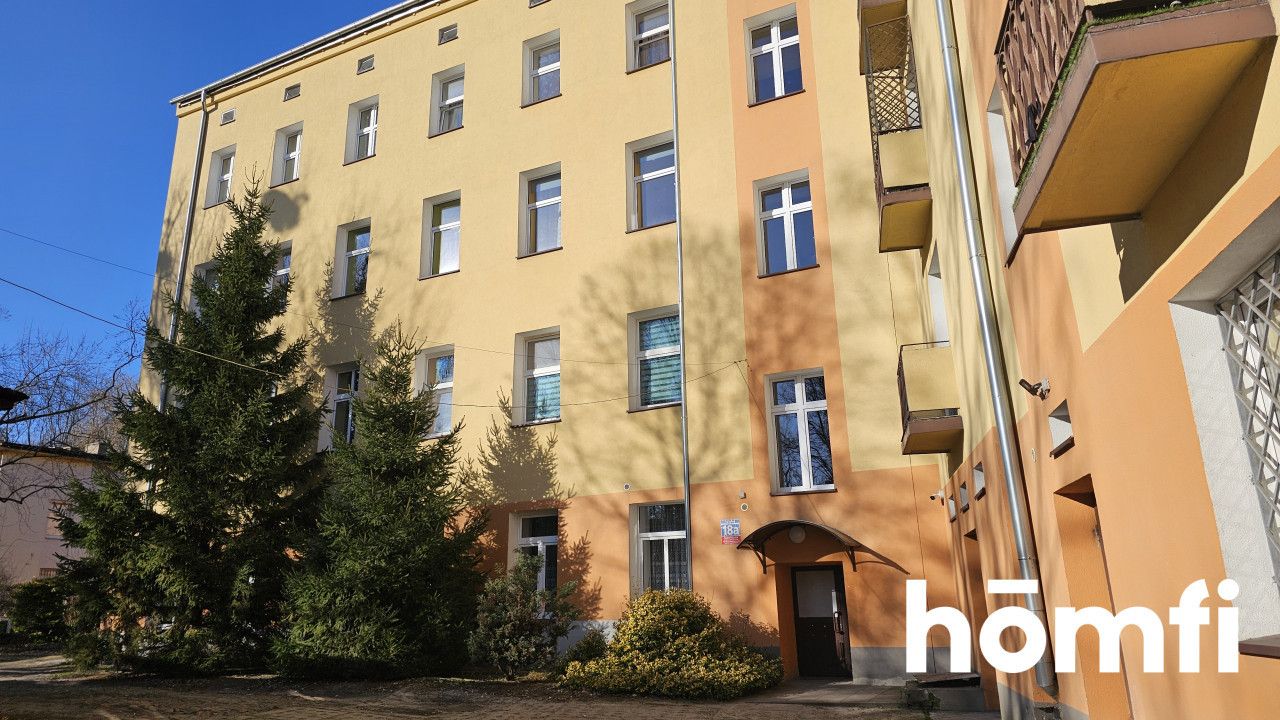 APARTMENT WITH GREAT POTENTIAL | 43.43 SQM | 3.4 M HIGH CEILINGS | 5 MINUTES FROM MANUFAKTURA - Apartment - Sale - Łódź, Bałuty