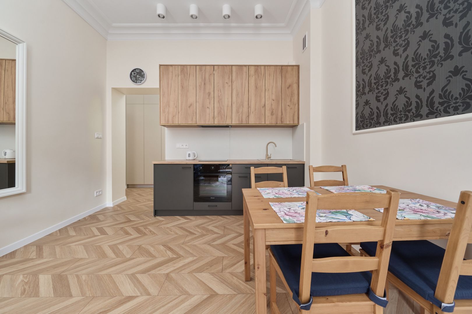 Kawalerka 30m2 z balkonem i piwnicą - HUBY - Mieszkanie - Wynajem - Wrocław, Krzyki / Południe