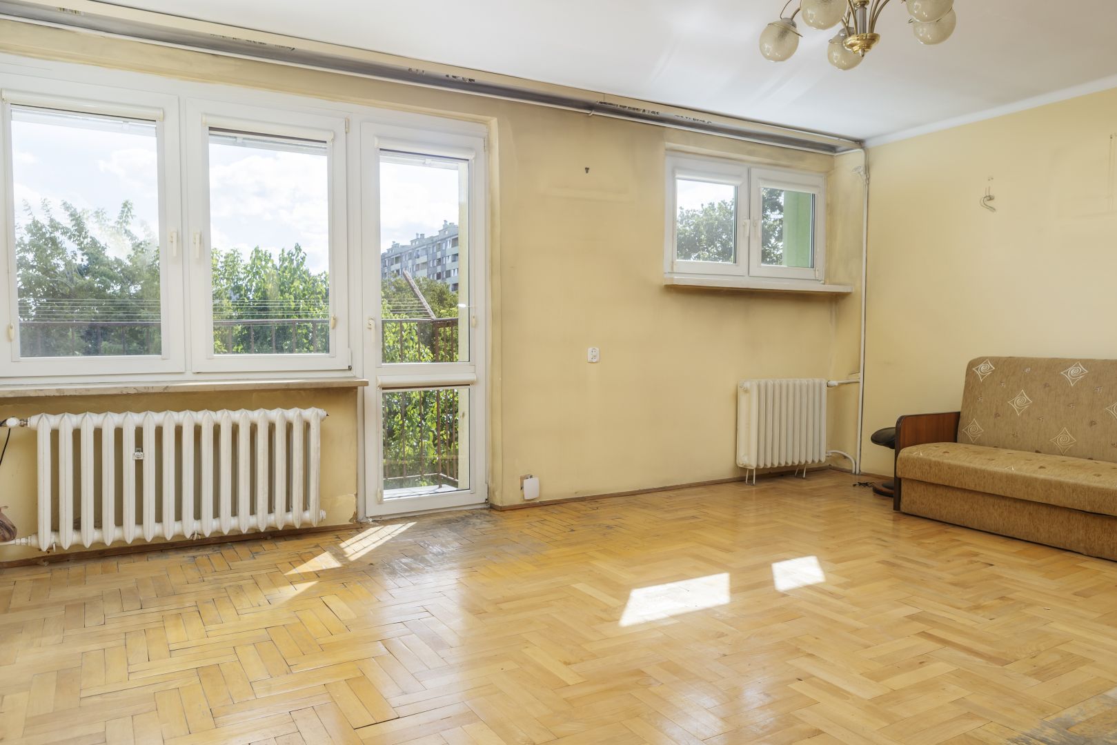 Bright apartment in need of renovation | Sady - Apartment - Sale - Kielce, os. Sady