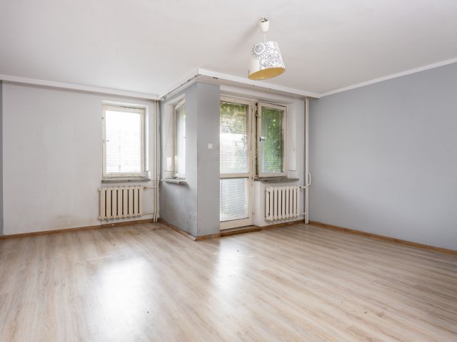 3-Room Apartment with Separate Kitchen – Renovation Opportunity – Praga, 70m2 - Apartment - Rent - Warszawa, Praga-Południe