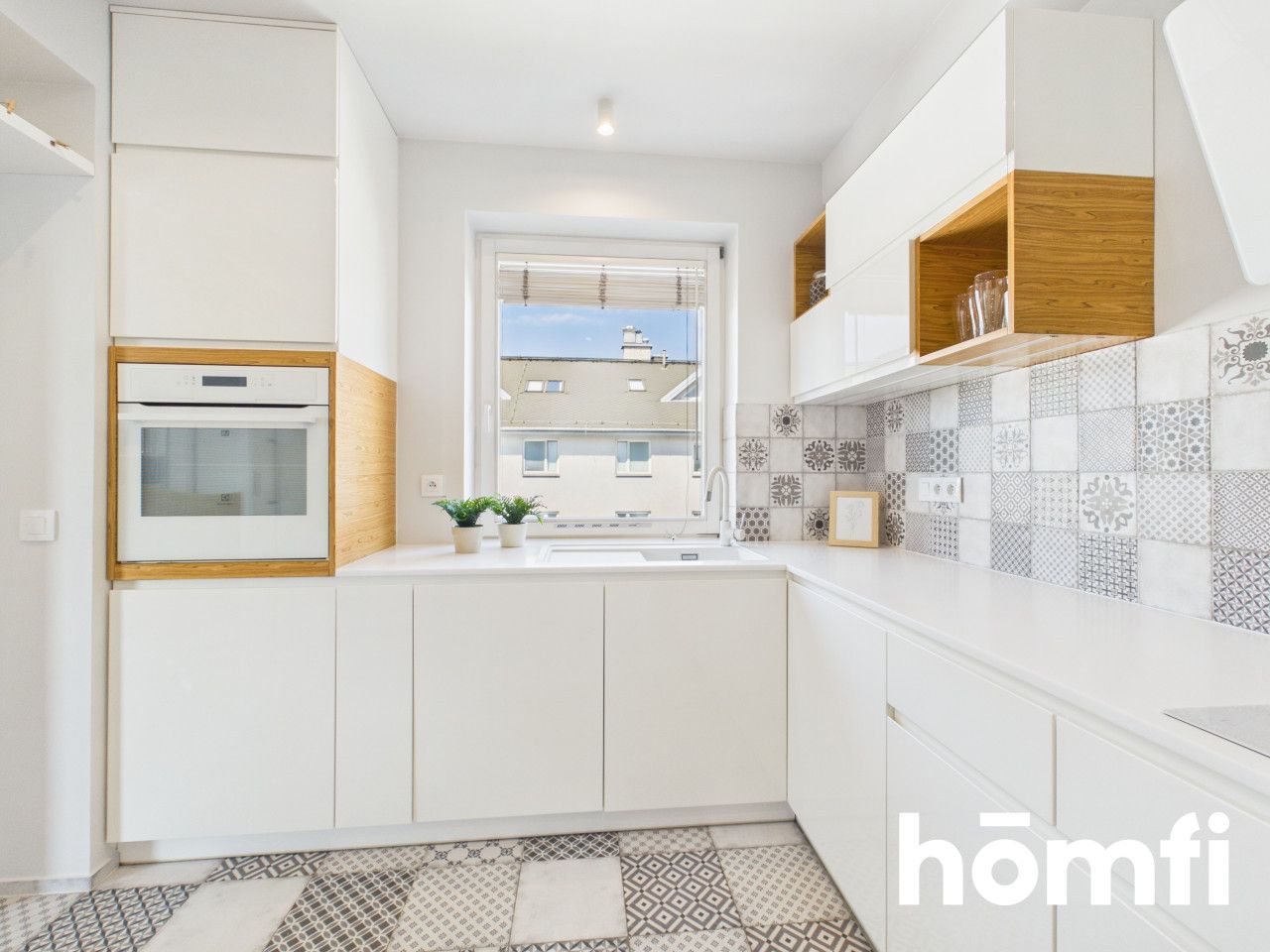 FOR RENT: SPACIOUS 3-ROOM APARTMENT WITH PRIVATE LOCKABLE GARAGE AND STORAGE UNIT - Квартира - Оренда - Kraków, Krowodrza / Prądnik Biały