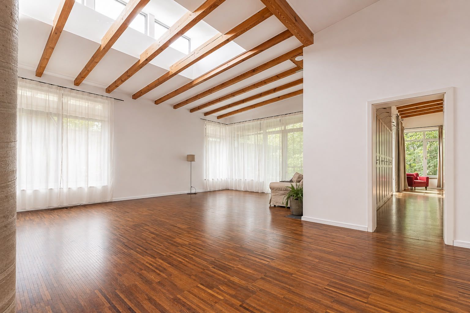 A spectacular residence bordering a nature reserve - Дім - Продаж - Pruszkowski, Nadarzyn