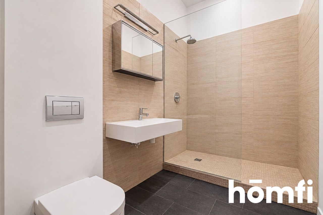 An impressive property with exceptional architecture - Дім - Продаж - Pruszkowski, Nadarzyn / Krakowiany