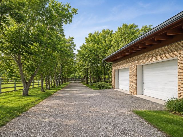A spectacular residence bordering a nature reserve - House - Sale - Pruszkowski, Nadarzyn