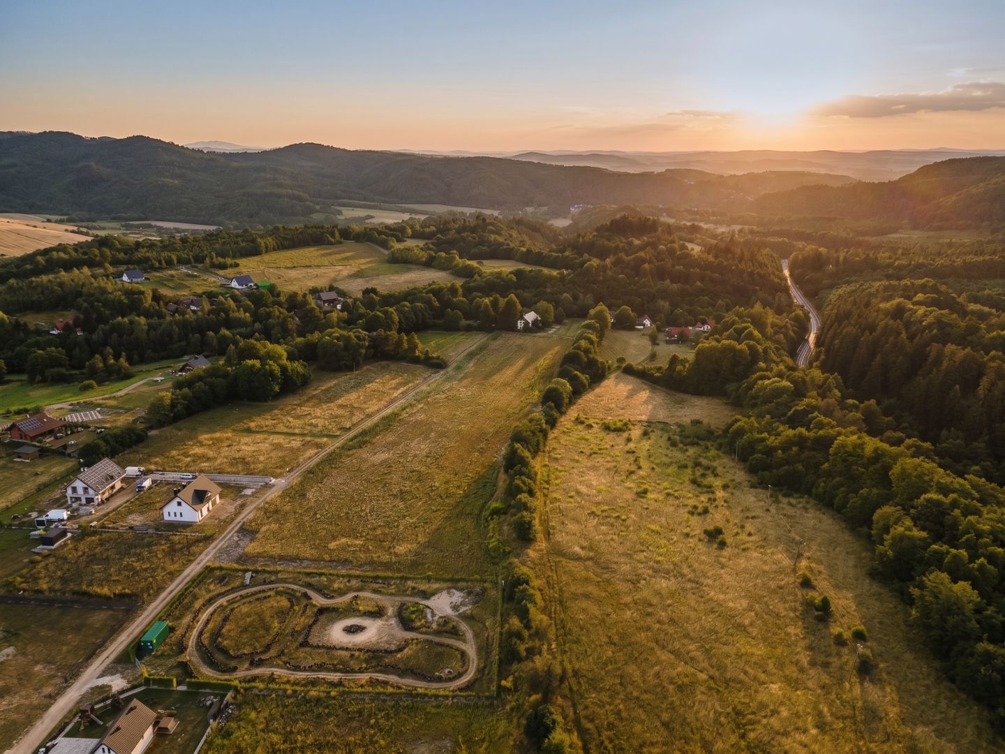 A perfectly located, scenic plot in the Kłodzko Valley. - Ділянка - Продаж - Ząbkowicki, Bardo / Dębowina