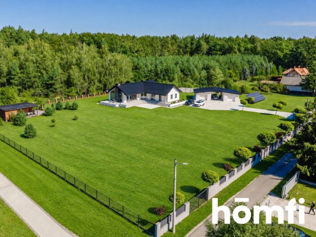Modern residence by the forest | 6,746 m² plot - Дім - Продаж - Łańcucki, Czarna / Dąbrówki