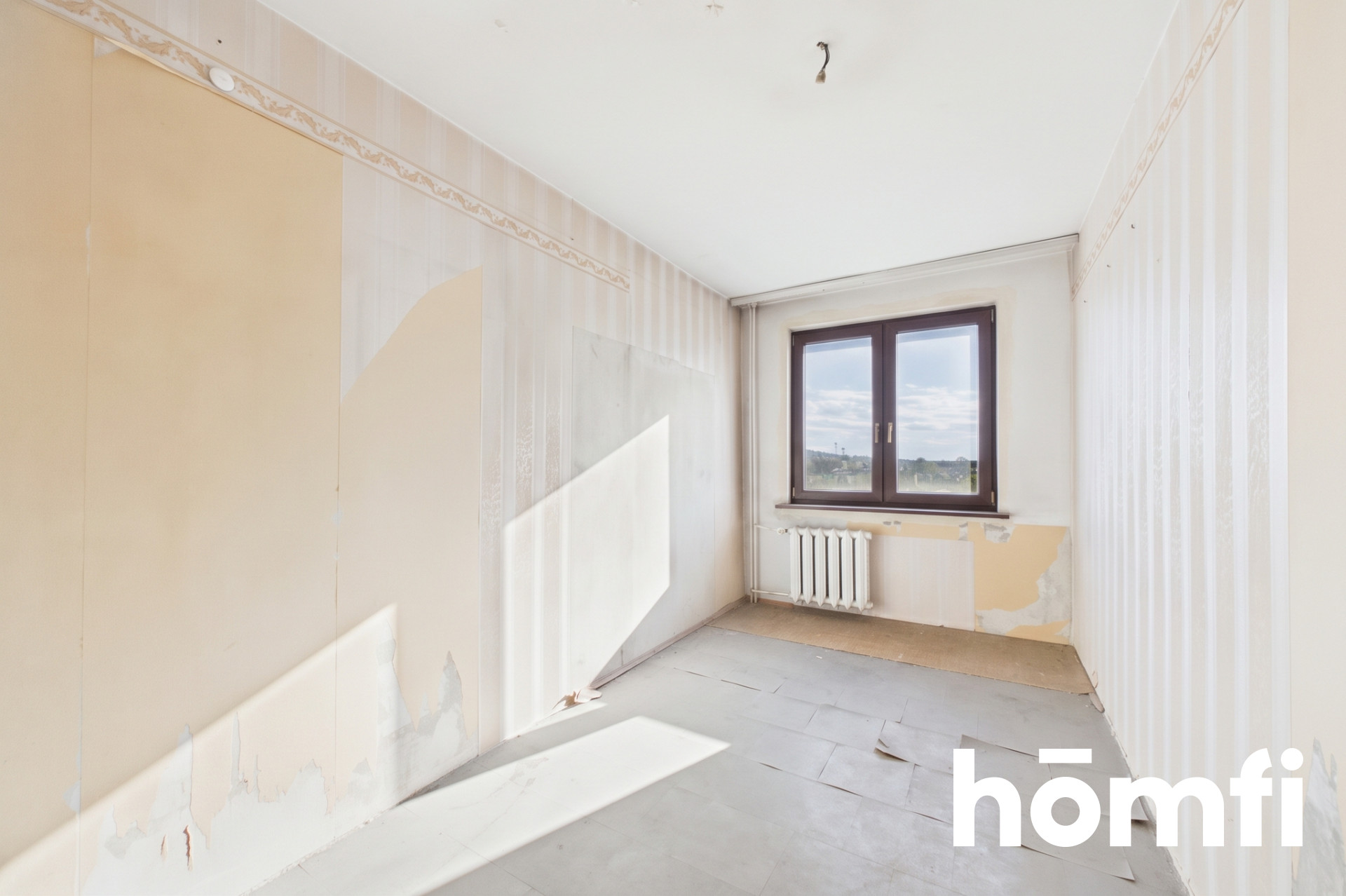Spacious apartment requiring complete renovation - Apartment - Sale - Kielce, Centrum