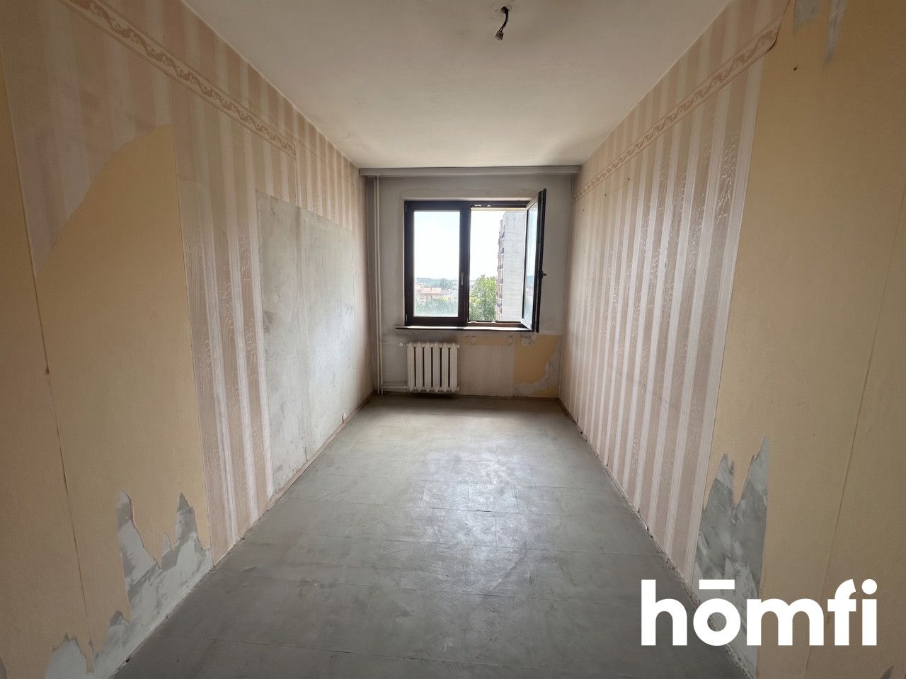 Spacious apartment requiring complete renovation - Apartment - Sale - Kielce, Centrum