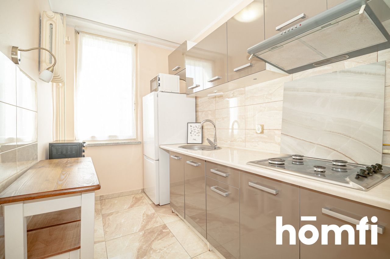 Cozy studio apartment with a balcony – near Promenada - Apartment - Rent - Warszawa, Praga-Południe